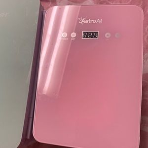 Adjustable temp and it goes from cold to hot and it’s a 7 liter